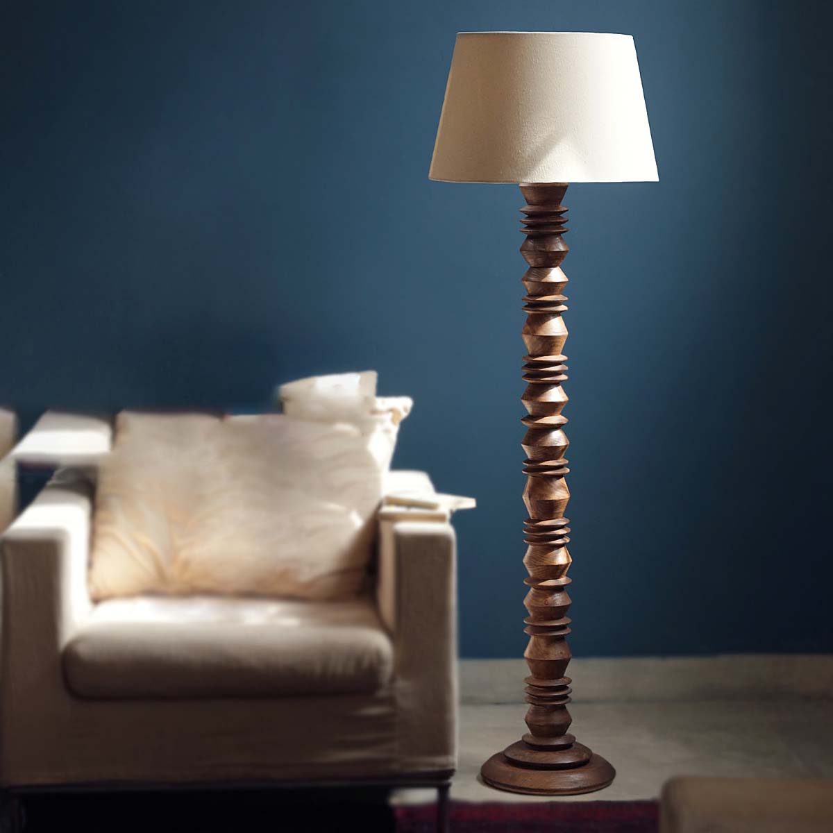 آباژور کنار سالنی مدرن