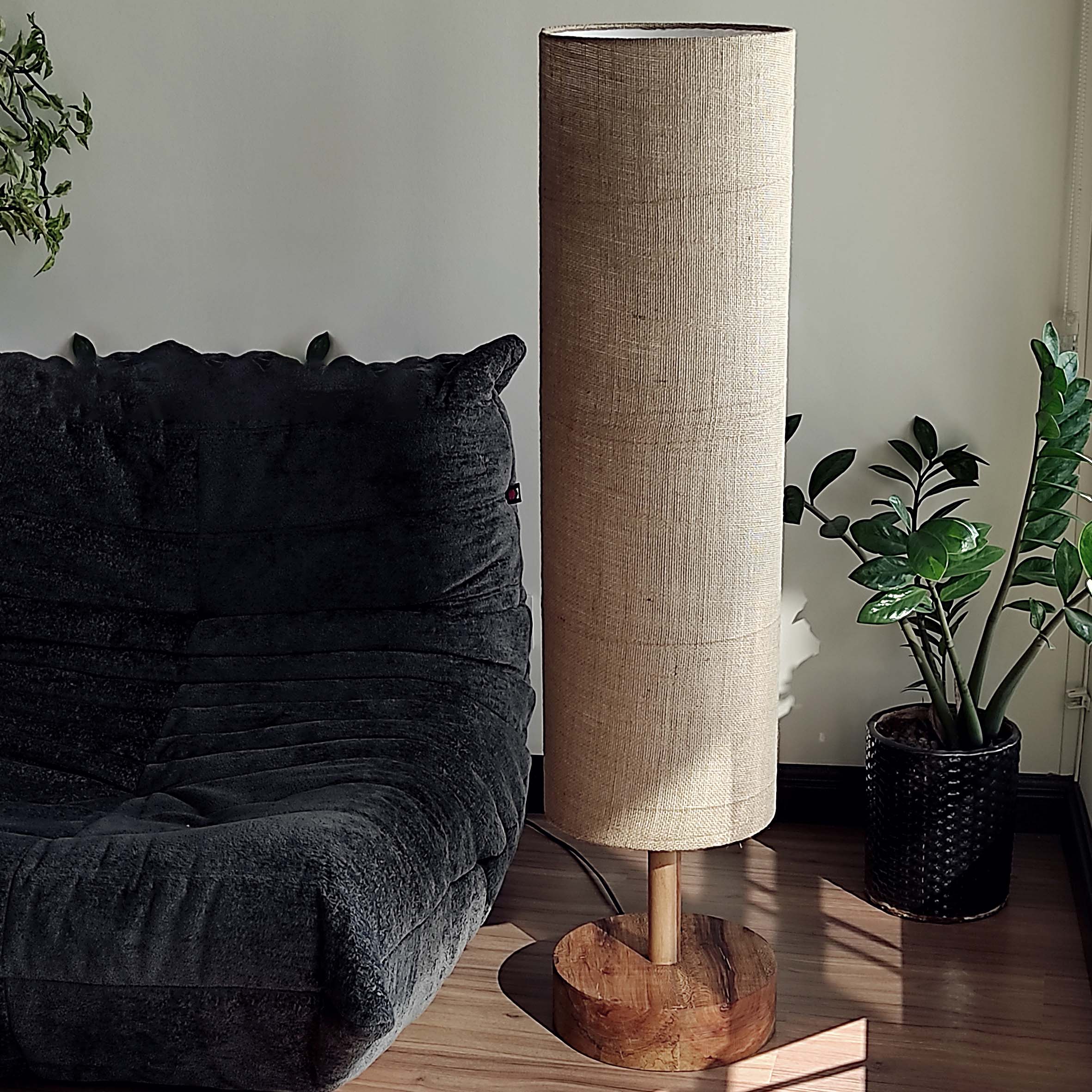 خرید آباژور کنار سالنی مدرن