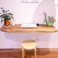 میز چوبی شناور