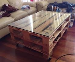 میز چوبی ساخته شده با پالت 