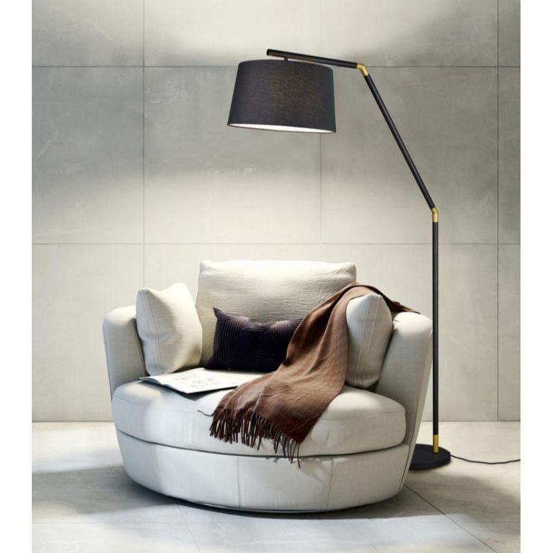 آباژور ایستاده و کنار سالنی مدرن فلزی